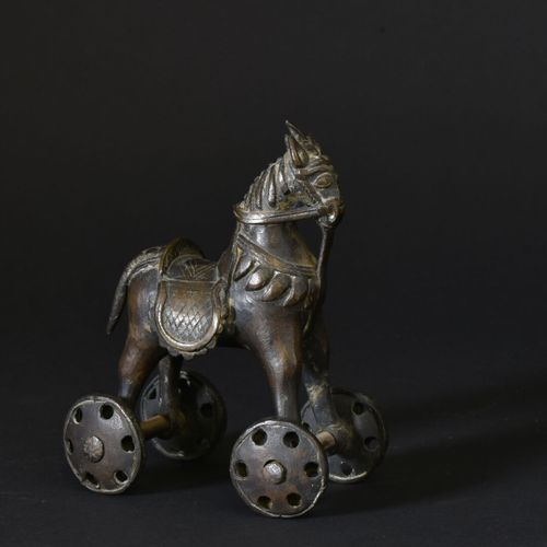 Null Cheval sur roulettes en bronze

Jouet indien ancien

Vers 1900

H. 14 cm - &hellip;