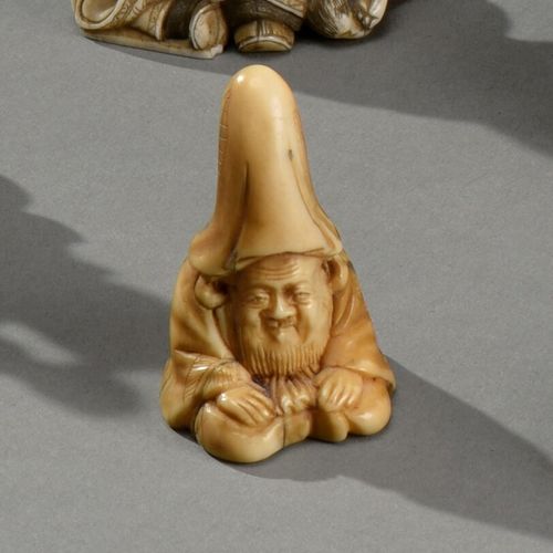 Null ** JAPON - Période MEIJI (1868-1912) 

Netsuke en ivoire, Fukurokuju assis,&hellip;