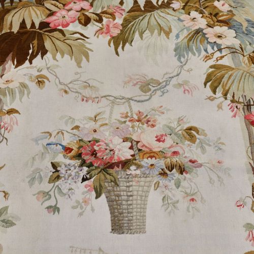 Null Paire de grandes tapisseries rectangulaires, à décor de motifs floraux dAub&hellip;