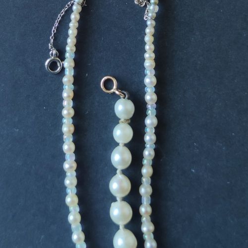 Petit BRACELET de perles de culture, fermoir en or jaune 750°/°° non contrôlé 
P&hellip;