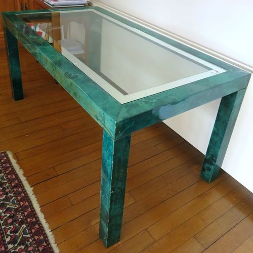 Null TABLE DE MARQUE TURA EN BOIS LAQUE VERT, PLATEAU EN VERRE BORDE DE MIROIR. &hellip;