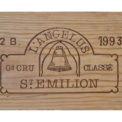 CHÂTEAU ANGELUS 1993 CBO 12 法国，波尔多，圣埃米利永1级特级酒庄
1个原装木箱，12瓶75cl。
状况良好。
