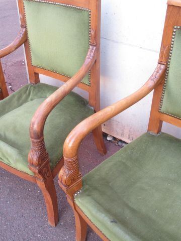 Suite de 4 fauteuils en bois naturel sculpté à décors de feuilles d'acanthe, Epo&hellip;