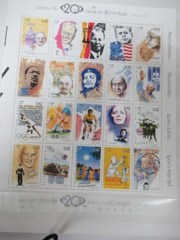 EUROPE Lot de deux albums de timbres, neufs et oblitérés.