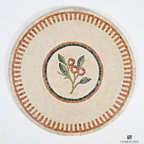 Null Plateau décoratif de forme ronde composé de tesselles figurant une mosaïque&hellip;