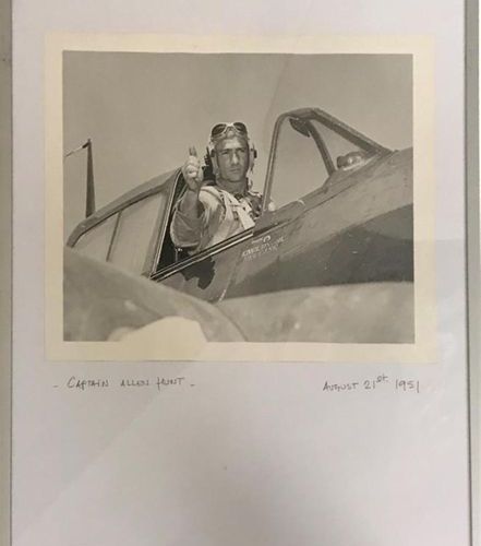 Null Photographie. Captain Allen HUNT. Photo en noir et blanc du pilote assis da&hellip;