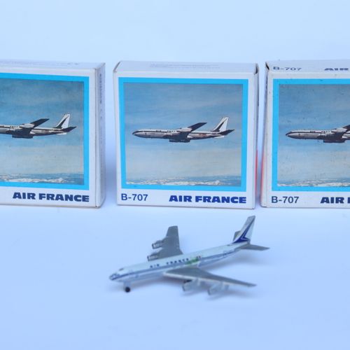 BOEING B 707 AIR FRANCE. 
3 modèles en Die Cast de marque SHABAK, Ref. 935. 
En &hellip;