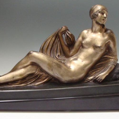 JOE DESCOMPS (1869-1950) Nu allongé au voile. Sujet en bronze sur socle en marbr&hellip;