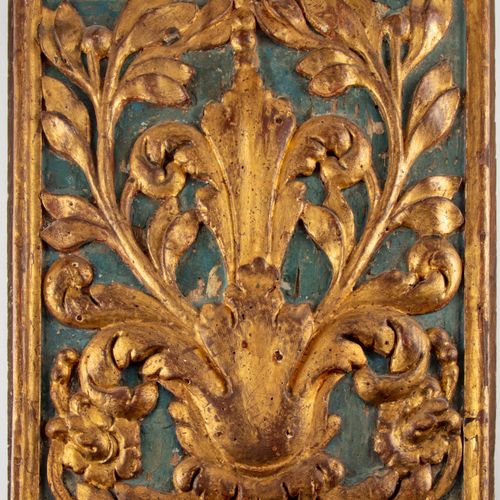 Porte de tabernacle en bois polychrome sculpté de feuillages 
Epoque XVIIIe 
40 &hellip;