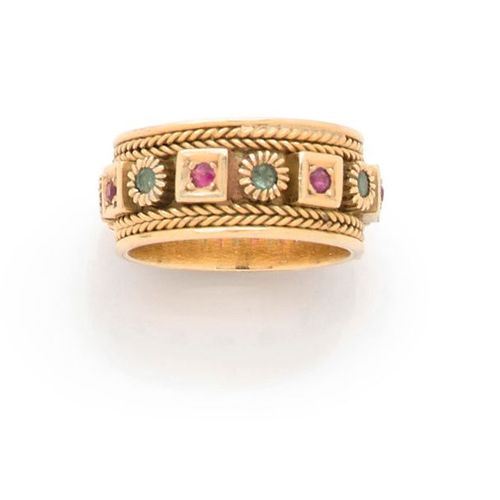 Null 

Bague large-anneau en or jaune 18K (750) sertie de rubis et d' émeraudes &hellip;