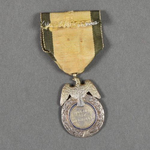 France. Médaille Militaire du 1°Type, à ruban plus large, ( 2 petits éclats à l'&hellip;