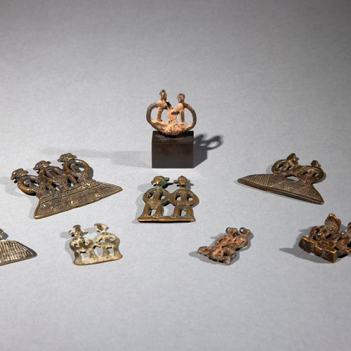 Huit amulettes Sénoufo 
Côte d’Ivoire 
Bronze 
H. 3,7 à 6 cm 
 
Ensemble de huit&hellip;