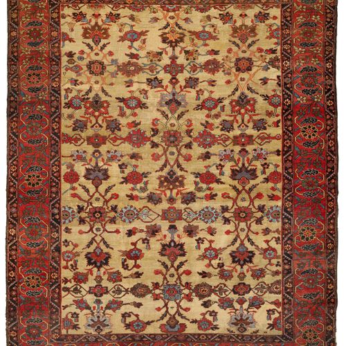 Null HAMADAN antique.

Beige central field, patterned throughout with trailing f&hellip;