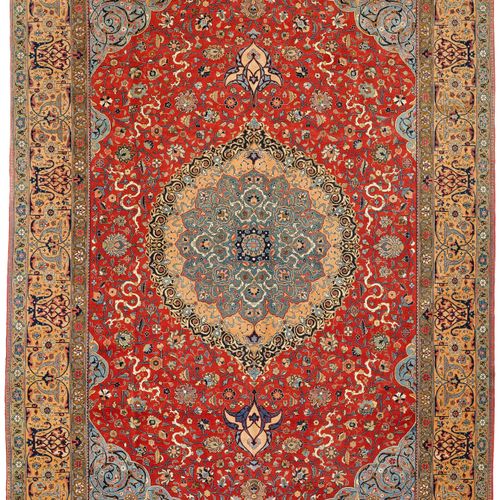 Null TABRIZ old.

Green central medallion on a red ground with green corner moti&hellip;