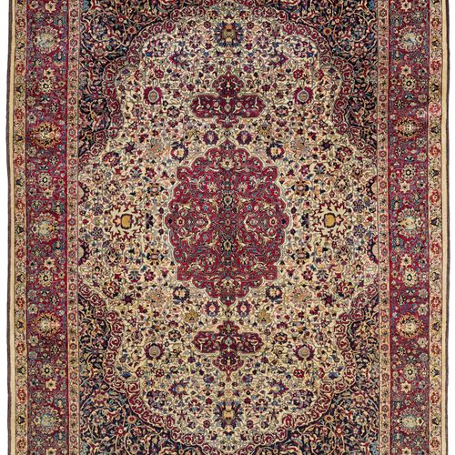 Null MASHHAD antique, signed.

Dark-red central medallion on a white ground with&hellip;
