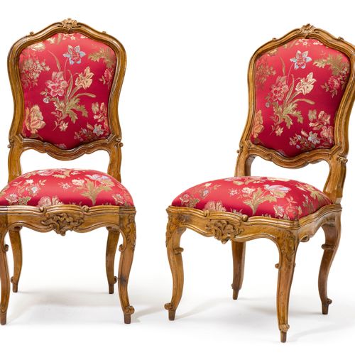 Null PAIR OF CHAIRS "À CHASSIS"
Rococo, Veneto ca. 1740.
Walnut, moulded and car&hellip;