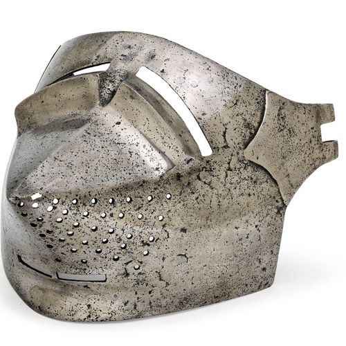 Null 口袋帽或狗头帽的钳子
14世纪末
铁制的，有些地方被腐蚀了，从一块像鼻孔一样被驱动，在一次旧的维修过程中，两边都铆上了有两个铰链的延长件。长长的矩形缝&hellip;