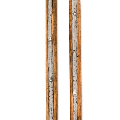 Null LOT OF TWO LONG SPEARS

- LONG SPEAR, Swiss, 2nd half of the 17th century. &hellip;