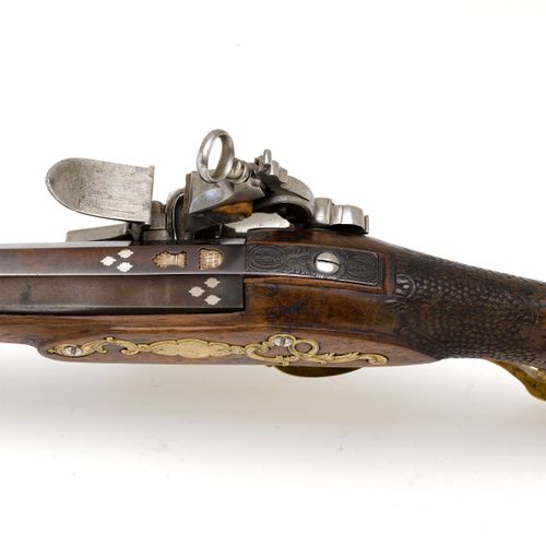 Null 狩猎步枪
英国，1815年左右，狩猎步枪，威廉-韦斯特利-理查兹，伯明翰/伦敦。
镀铜圆管（长91厘米），19毫米口径，枪膛的一半为八角形，银质印记 &hellip;