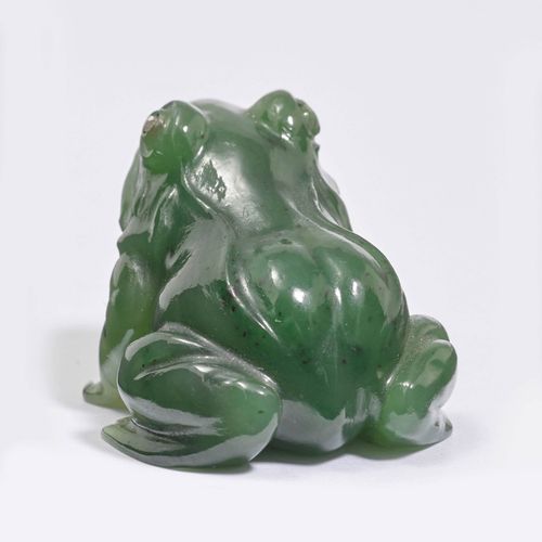 Null NEPHRITE AND DIAMOND FROG FIGURE, BY FABERGÉ.
Unmarked.
Carved from a singl&hellip;