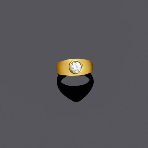 Null 钻石绅士戒指。
黄金750，14克。
运动型衣钵戒指，镶嵌1颗约1.00克拉的明亮型切割钻石，约E-F/VVS。尺寸约为60。

，有箱子和2022年&hellip;