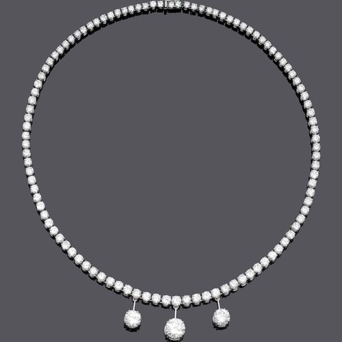 Null DIAMOND NECKLACE, ca. 1960.
Platinum 950, 37g.
Designed as a line of 105 br&hellip;