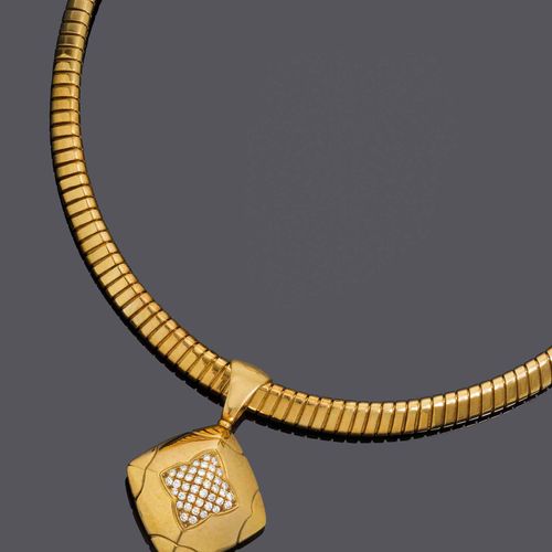 Null DIAMOND AND GOLD PENDANT WITH NECKLACE, BY BULGARI.
Yellow gold 750, total &hellip;