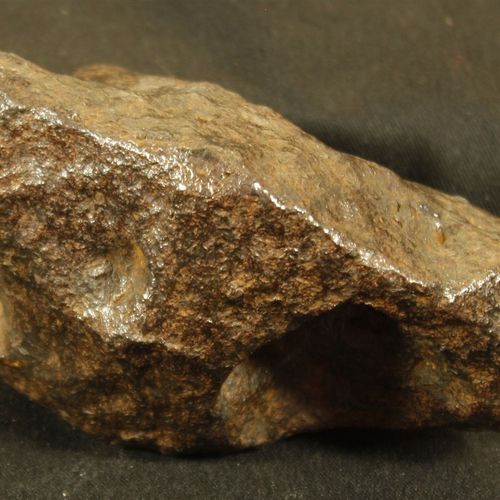 Null 来自Campo del Cielo，查科省和圣地亚哥德尔埃斯特雷罗的重要陨石。阿根廷，6000年前坠落，带有重晶石的痕迹。
成分：Fe :92,64%&hellip;