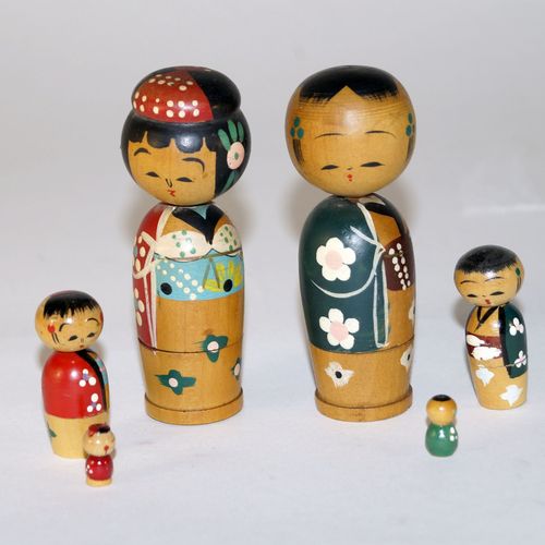 Null Antiquités japonaises, Poupées Kokeshi, famille, Bois légèrement tourné, pe&hellip;