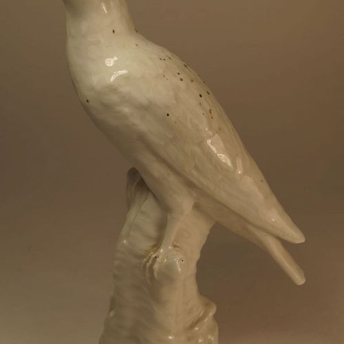 Null Antiques, Varia, porcelain thrush on tree trunk, ceramic, white glazed: 1x &hellip;