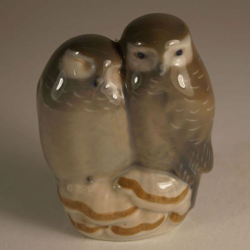Null Antiquariato, Varia, coppia di gufi in porcellana, ceramica, smaltata grigi&hellip;