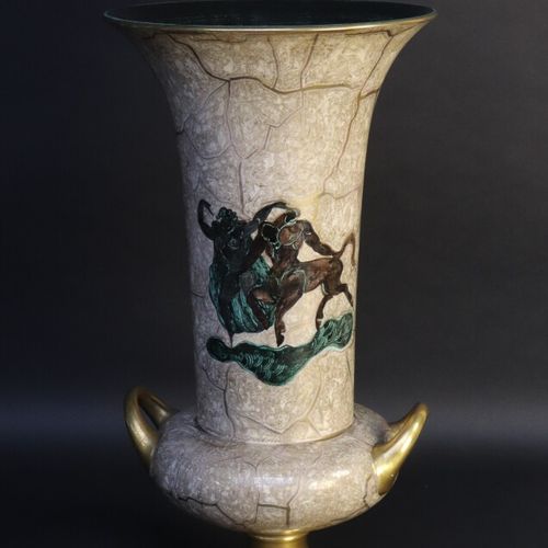 Null Jean MAYODON (1893-1967)

Vase en céramique à deux anses à décor de centaur&hellip;