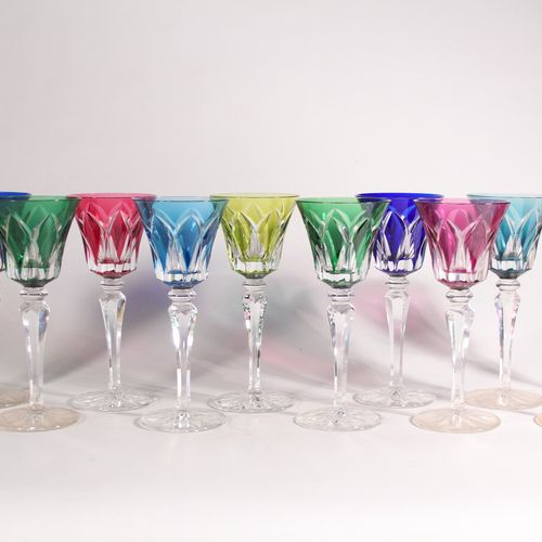 Null SAINT LOUIS 

Ensemble de 12 verres à pieds en cristal doublé de couleurs

&hellip;