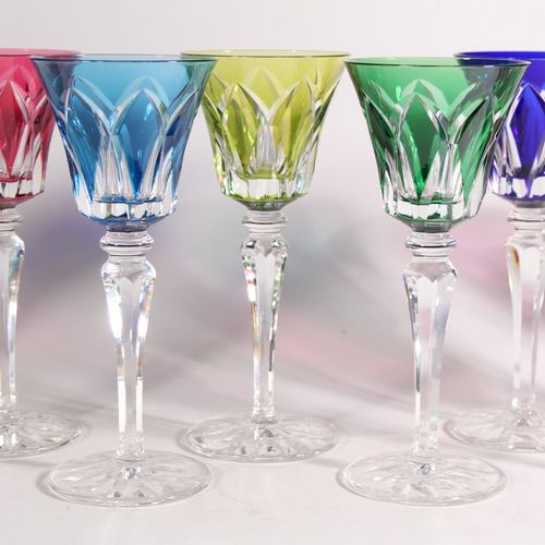 Null SAINT LOUIS 

Ensemble de 12 verres à pieds en cristal doublé de couleurs

&hellip;