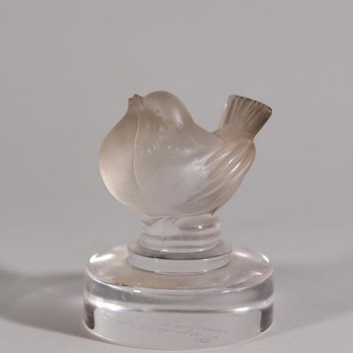 Null LALIQUE France

"Oiseau"

Sujet en cristal moulé et dépoli

H.: 6 cm