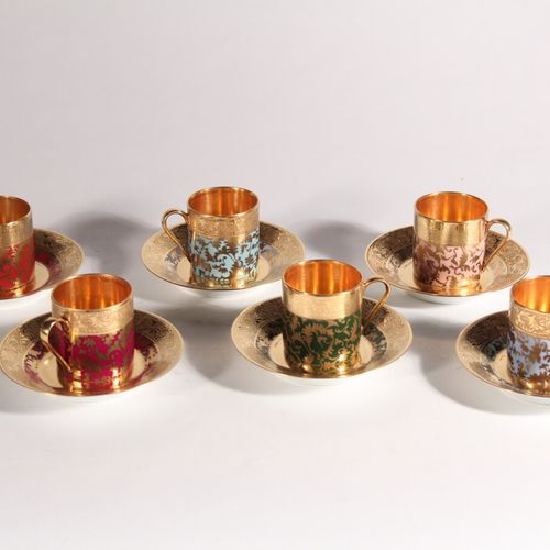 Null G. DUMAS Fils, Limoges

Six tasses et six soucoupes en porcelaine à décor d&hellip;