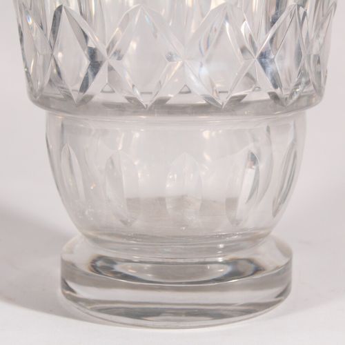 Null BACCARAT France

Grand vase en cristal moulé 

H.: 29 cm

(Rayures d'usage &hellip;