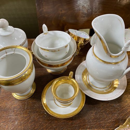 Null Service à thé en porcelaine dorée comprenant une théière, un sucrier, un po&hellip;