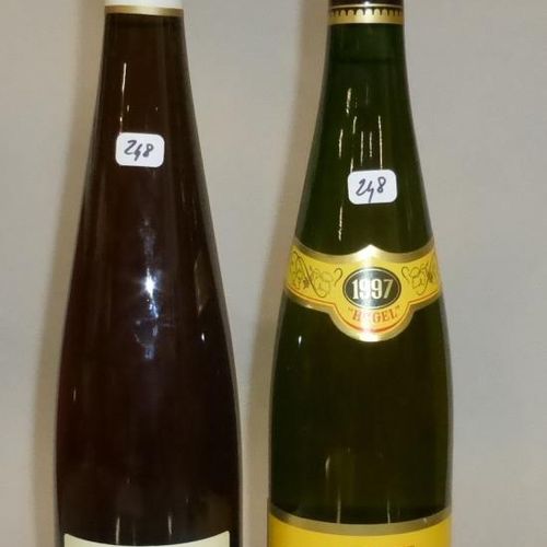 Null 
2 bouteilles de Gewurztraminer : 1 b Tradition "Hugel" 1997 (capsule bombé&hellip;