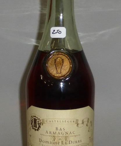 Null 
1 bouteille Bas-Armagnac Domaine Le Durre 1965 (mise en bouteille en févri&hellip;
