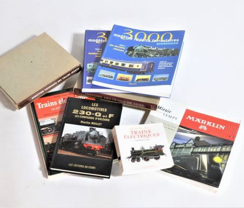 Null [Documentation] Ensemble de livres brochés : 

- Histoire des trains de lux&hellip;