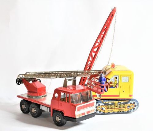 Null JOUSTRE 

Véhicule de pompiers mécanique, avec nacelle. L : 37 cm

MEMO

Gr&hellip;
