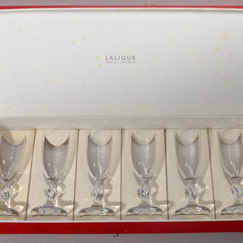 Null LALIQUE FRANCE

Suite de six coupes à Champagne modèle "Fréjus" en cristal &hellip;