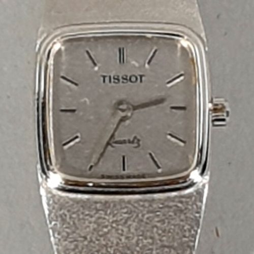 Null TISSOT

Montre bracelet de dame en or blanc 18 K (750/oo), la lunette de fo&hellip;