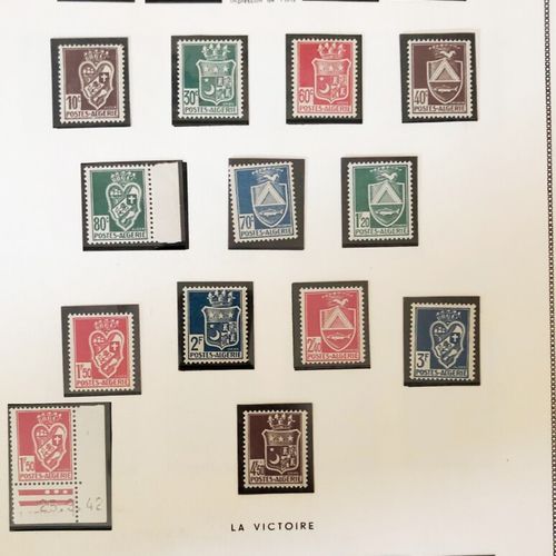 Null 1 album vert Algérie 1924/1970**/* Poste, variétés, PA, préos forte cote