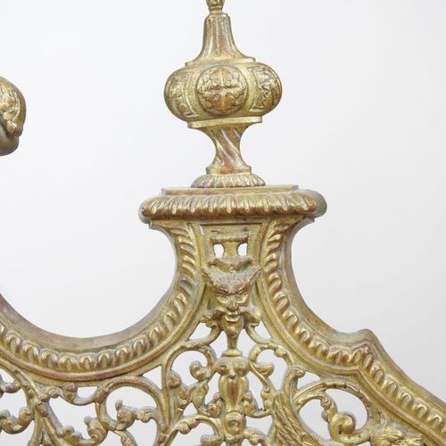 Null PAREFEU in bronzo dorato traforato con decorazione centrale di un bouquet d&hellip;