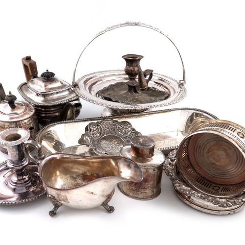 Null ?A mixed lot of old Sheffield and electroplated items, including: a knife t&hellip;