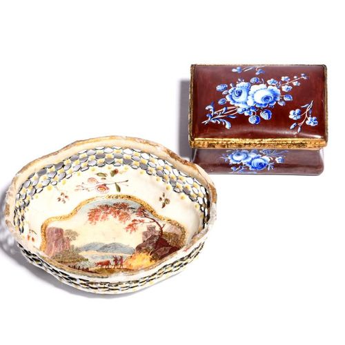 Null An enamel snuff box and a small basket c.1760-70, the snuff box of rectangu&hellip;