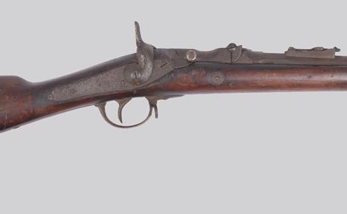 Null 一支Albini-Braendlin 11.53毫米后膛装填步枪，枪管34.5英寸，带切向后视镜，铰链式后膛块，内部有由外部 "锤子 "驱动的击发器，&hellip;