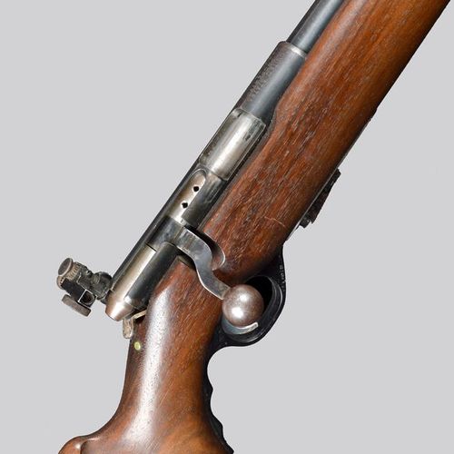 Null Ƒ O.F. Mossberg & Sons Fusil de entrenamiento militar del calibre 22, númer&hellip;